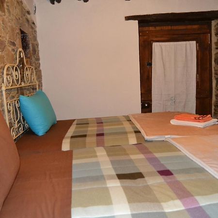 Talasnal Montanhas De Amor Villa Lousa  Room photo