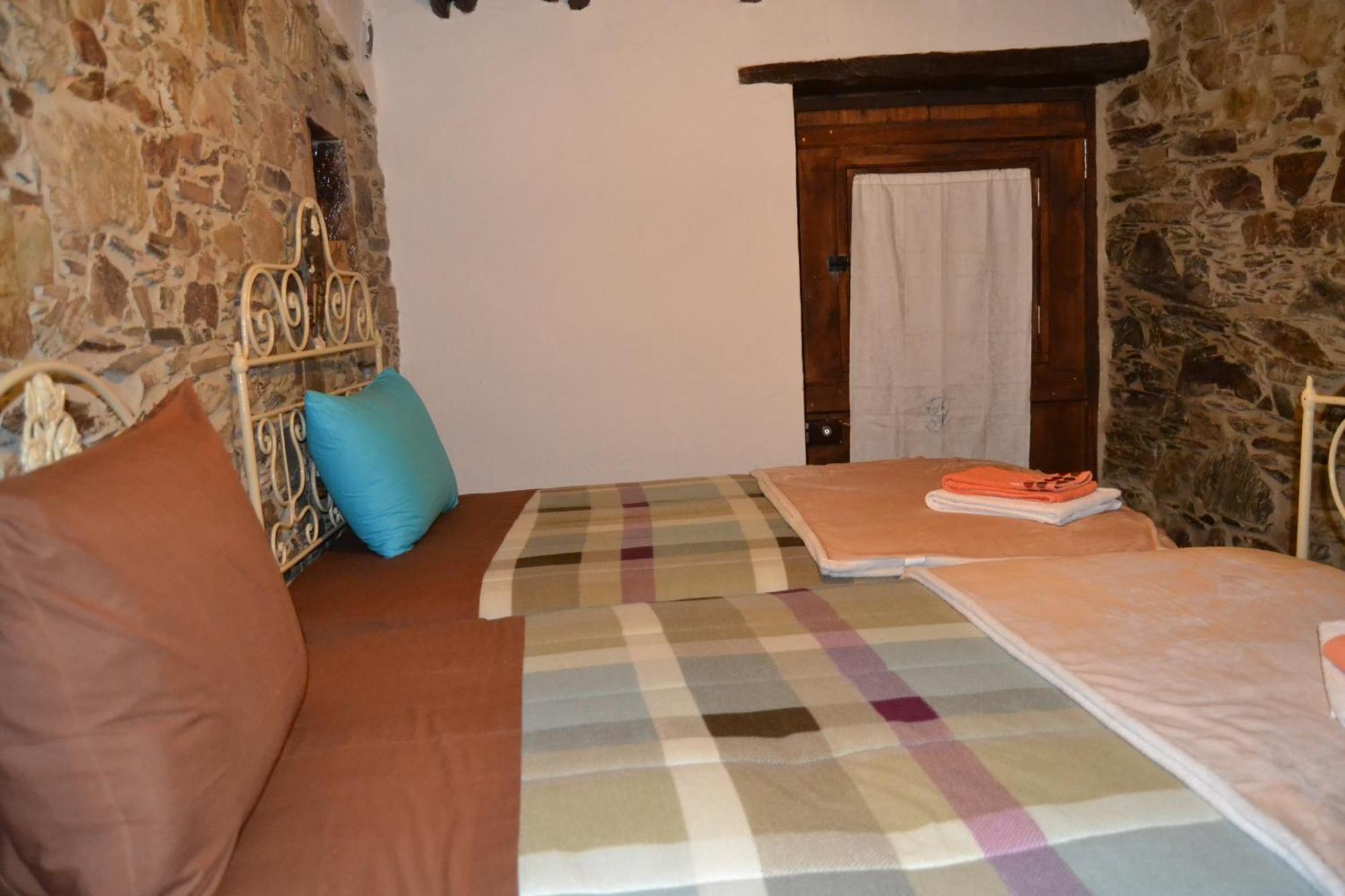 Talasnal Montanhas De Amor Villa Lousa  Room photo