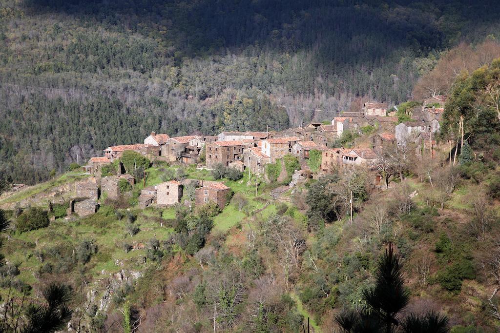 Talasnal Montanhas De Amor Villa Lousa  Exterior photo